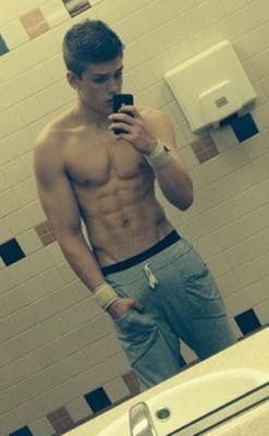 teensbodybuilding:  🏂Teens Body Building 2014  ✨Go follow my blog✨ If you love the blog tell me: KiK: Zaner101 KiK: Gr1mmkommando  