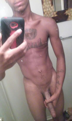 thebipage:  Skinny with a long dick