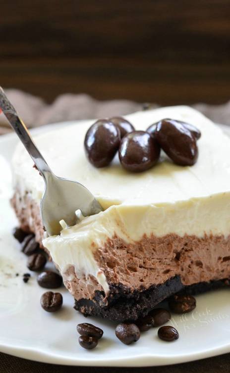 daily-deliciousness:  Layered chocolate espresso cheesecake dessert (no bake)