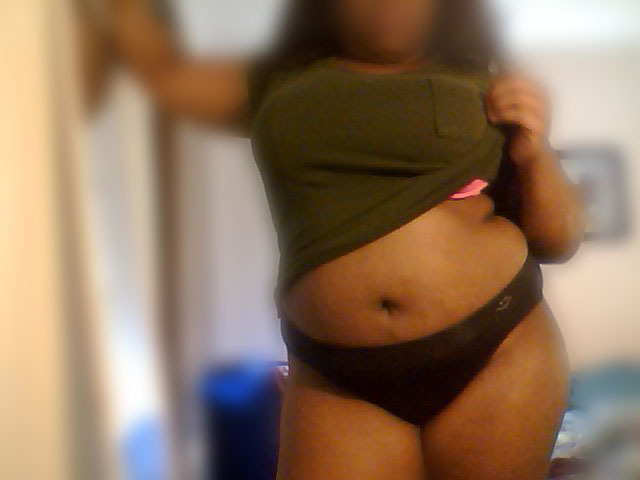 tastyylove:  Little booty but it’s soft 
