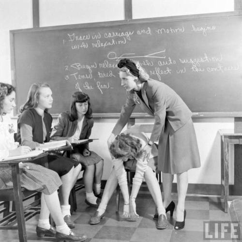 “Grace in carriage and motion begins with relaxation”(Nina Leen. 1944?)