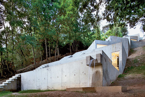 subtilitas:  Alvaro Siza - Casa Tóló, Alvite 2005. Via, photos © Fernando Guerra. 