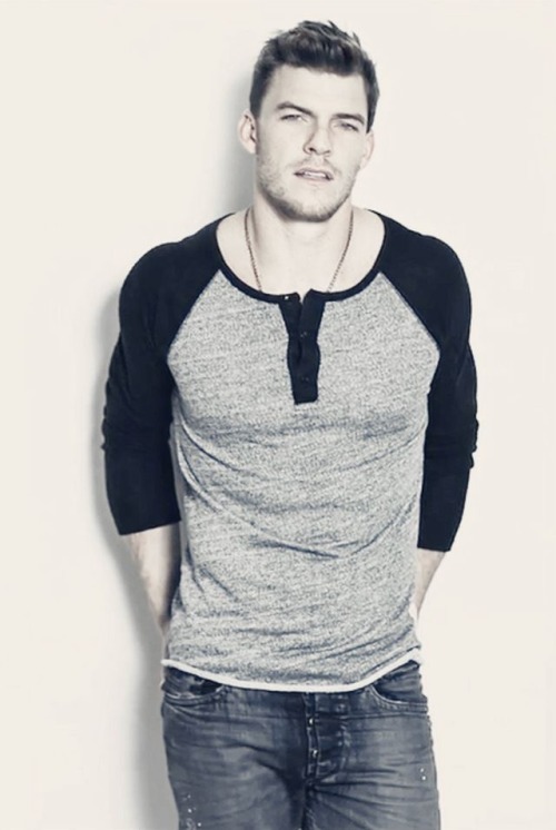 ALAN RITCHSON adult photos