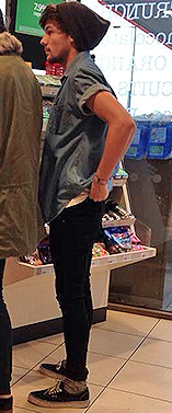 chocolatefonlou:  forgodsakelouis:  does anyone have that picture of louis with the