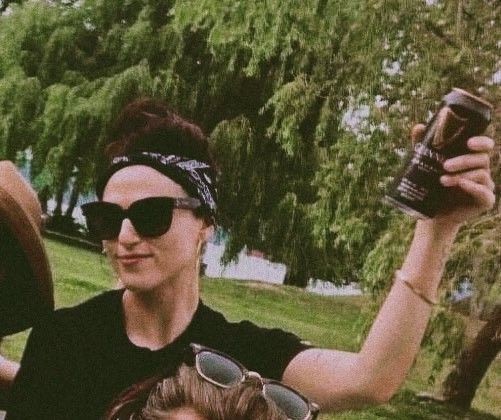 Don't you guys just love when Katie McGrath is like BOYFRIEND'S ENERGY?!?!?!

because I do