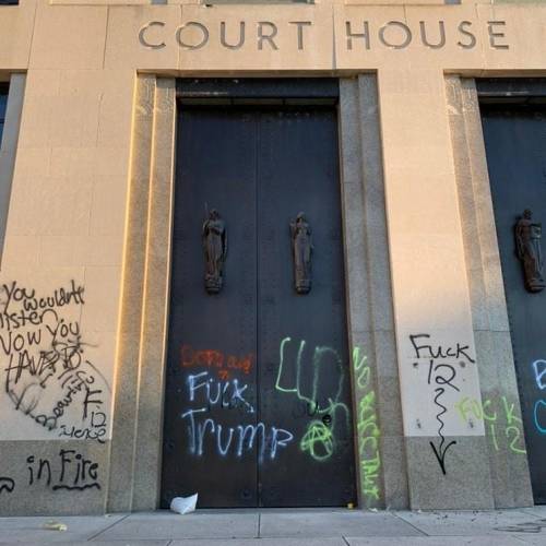 radicalgraff:Graffiti on the Nashville City Hall following a BLM protest in June 2020