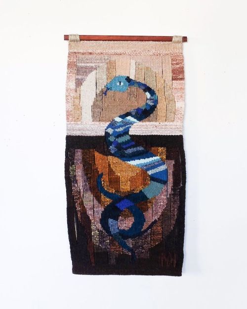 mybeingthere:Yesterday we all loved a woven panel “Snake” by Natalie Novak. I adore her long runners
