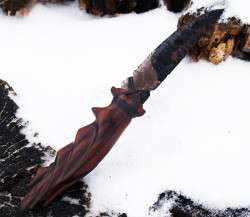 knifepics:  Fire knife - custom carved amazon