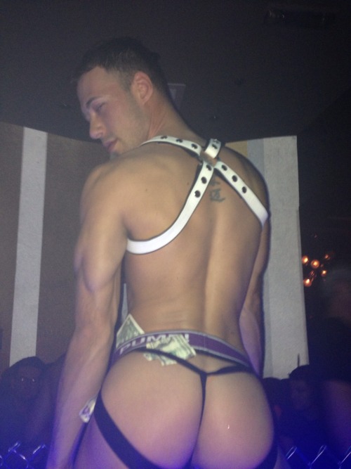 pushmybottoms:  Brandon Jones perfect ass! www.pushmybottoms.tumblr.com 