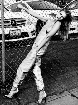 senyahearts:  Rosie Huntington-Whiteley for Vamp Magazine #1 Spring/Summer 2014 Photographed by: Paola Kudacki  