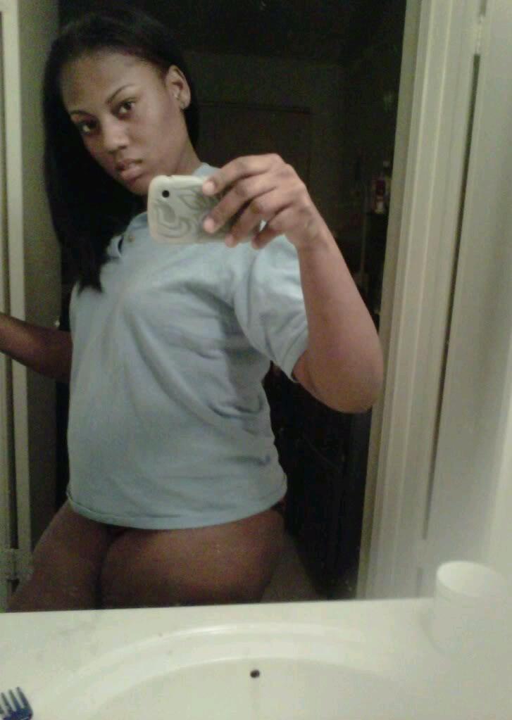 gsinceda80s:  Shawty Thick 2/2