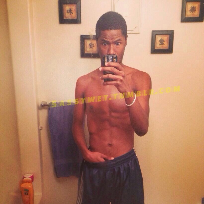 sassywet:  Submission. (East coast homie) soccer player (: