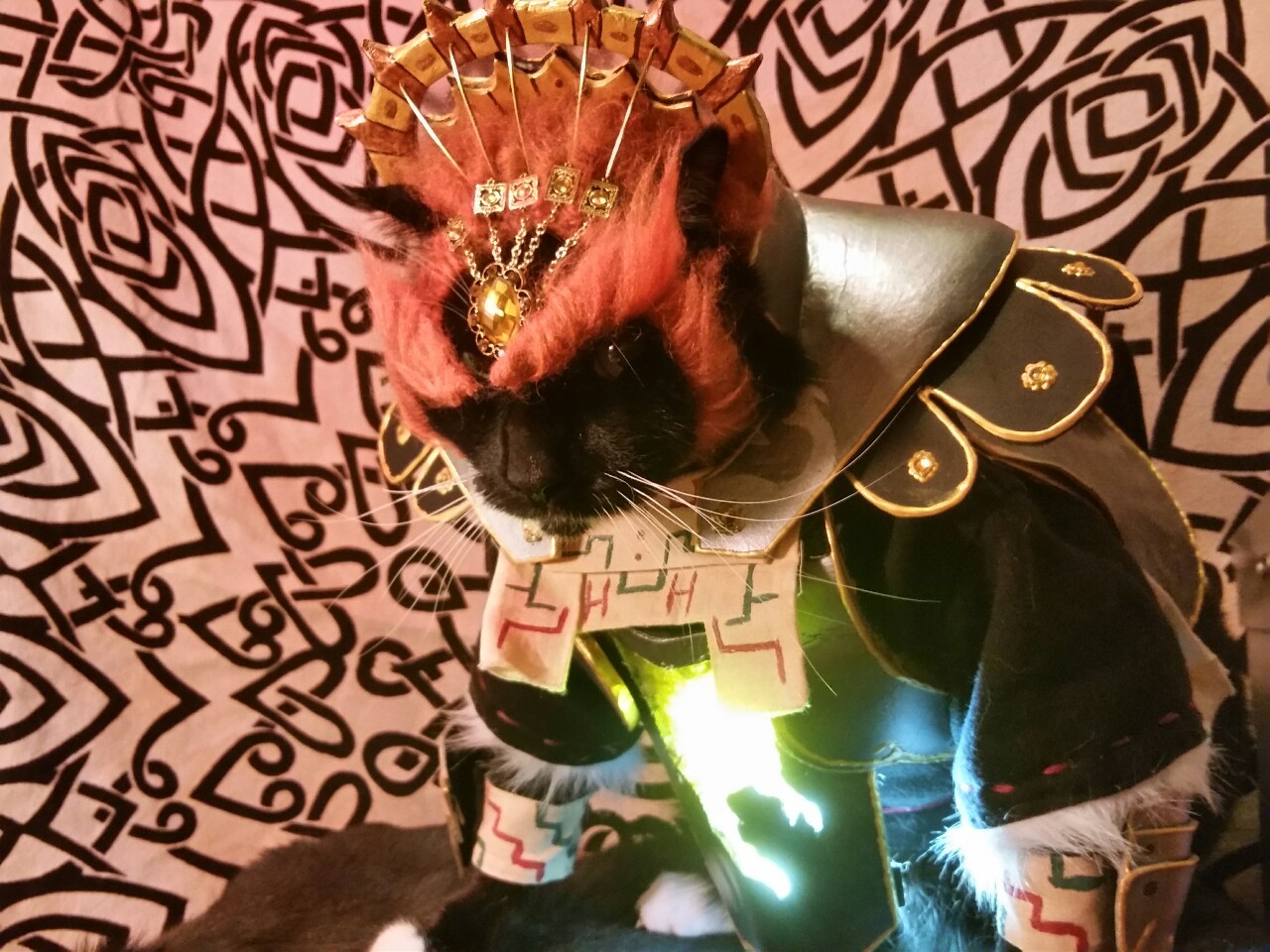 cat-cosplay:  Behold, and tremble before the wielder of the Triforce of Power…