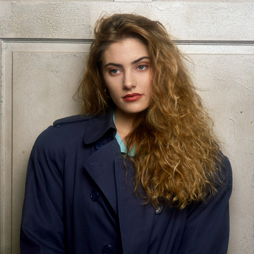 madchenamick:Mädchen AmickPromotional photos for Twin Peaks, 1989 Me, deciding how to answer the que