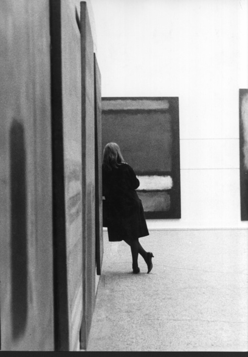 nevver:  Rothko Exhibition, Whitechapel Gallery, porn pictures