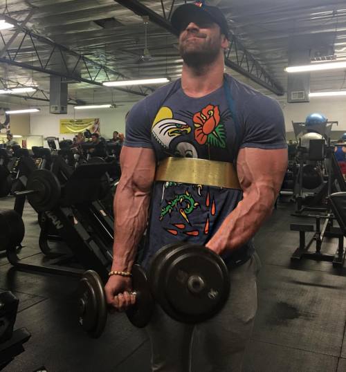 bradleymartyn:  EVERYDAY IS ARM DAY. 💪 ____ @bmfitnutrition (my supps💊🔑) @bmfitgear (lifting gear and apparel🏋🔧) @bradley_martyn (video only acct 📽)