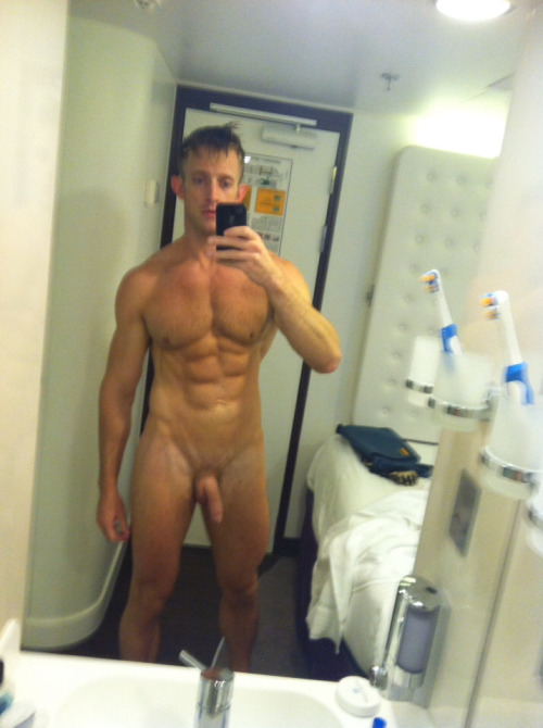 nakedguyselfies: If you live in the sunshine coast region (QLD)   CLICK HERE! Or if you th