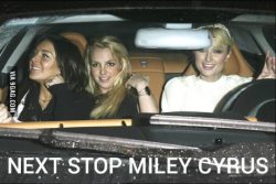 foreverdai:   Siguiente parada, Miley Cyrus.  