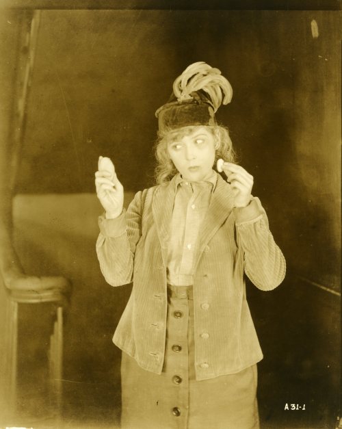 lottereinigerforever:Mary Pickford in Amarilly of Clothes-Line Alley