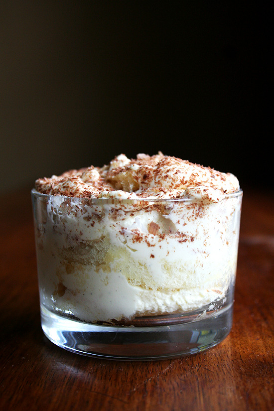 dusqphire:  do-not-touch-my-food:  Tiramisu  Just for you quietcharms . -Foxy  my