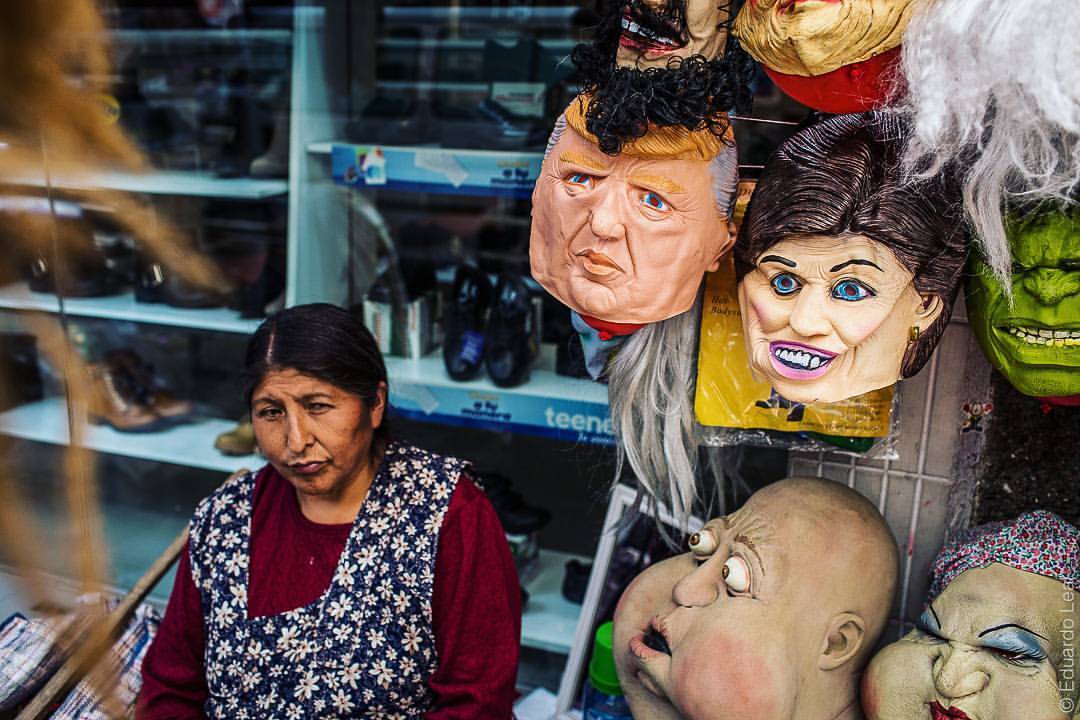 A woman sells Trump and Hillary masks for the upcoming carnival on a street of LaPaz. Today starts officially the Carnival in Bolivia.
#carnival #masks #streetmarket #trump #Hillary #Bolivia #lapaz #everydaylatinamerica (at La Paz, Bolivia)