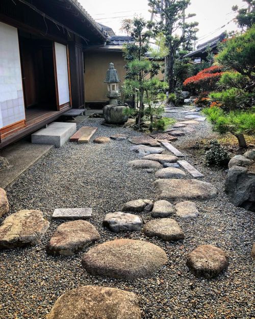 伊藤忠兵衛旧邸庭園（伊藤忠兵衛記念館）[ 滋賀県豊郷町 ] Ito Chubee Memorial Hall Garden, Toyosato, Shiga の写真・記事を更新しました。 ーー伊藤忠／