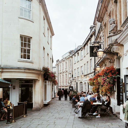 XXX gillianstevens:  Grabbing a bite at the pub. photo