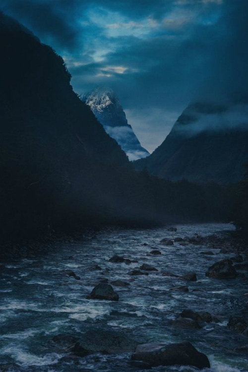 ilaurens:Navigating Across the Rivers of New Zealand in the Morning Mists - By: (Stuck in Customs)