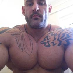 submit2muscle: fanomuscle:  Charlie Barrett  Grow me bigger than this guy, faggots  