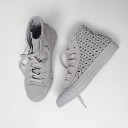 laleali:  Suedes in Grey @converse