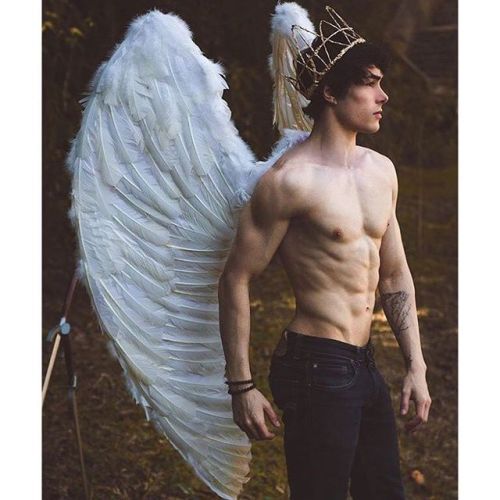 hgteens:  Who wants a guardian angel?! 😻  Model: @igordenali
