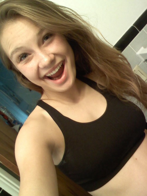 voyeurfollower:  Fucking sexy and cute face and good boobs, very sexy teen!