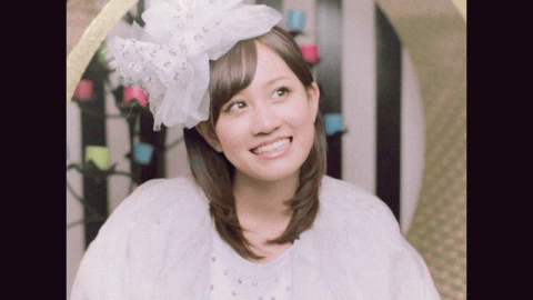 vroooomzzz: The Queen of Closeup 10 years, 10 years and 15 generations later, still
