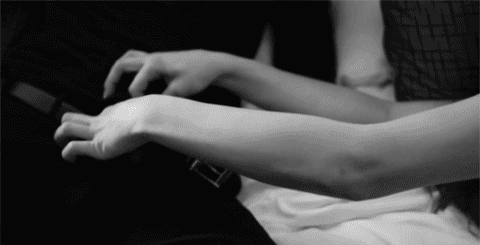 je-i-t-o-m-u-l-e-k-a-d-e-s-e-r: .