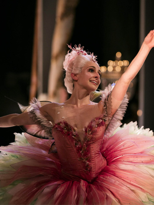 tutu-fangirl: Artists of The Australian Ballet in The Sleeping Beauty. Costumes by Gabriela Tylesova