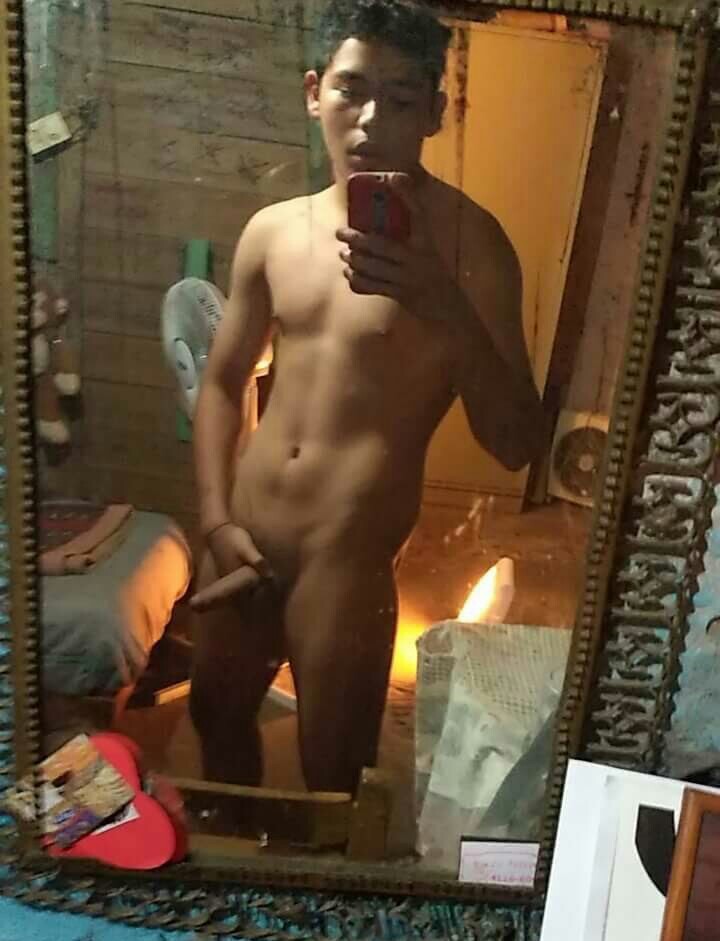 1000chicosreales:  kikecdmx:  Morrito rico!  Http://1000chicosreales.tumblr.com