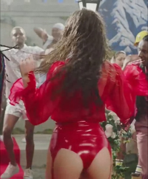 Hailee Steinfeld - Colour feat. MNEK