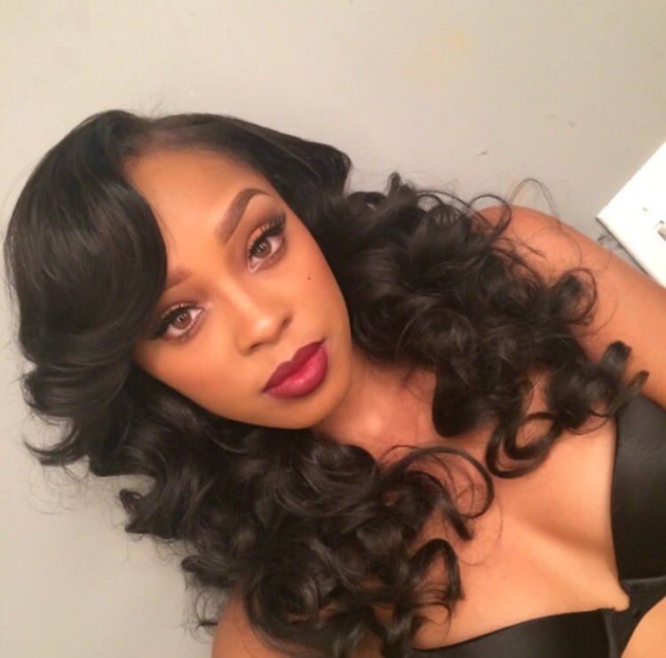 jaiking:  bombshellssonly:  @dayybella  Follow me at http://jaiking.tumblr.com/ You’ll