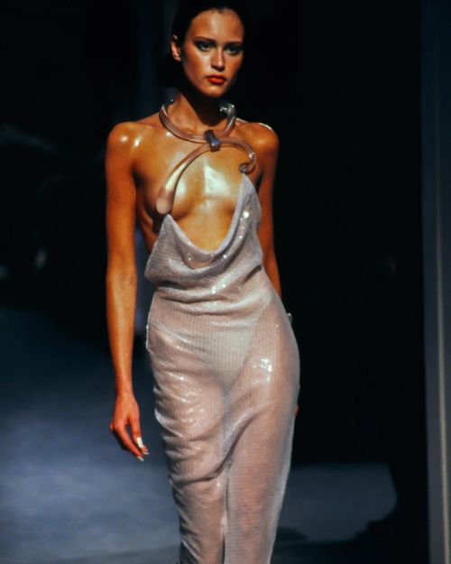 fashionweeksfaves:Thierry Mugler Spring 1998