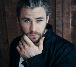 jeangry:               Chris Hemsworth by