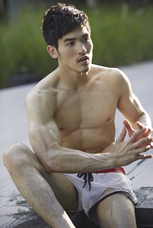 rebelziid: Men’s Health Thai June 2015  [ Gorgeous face , hot muscle bod and sexy wet bulge ]