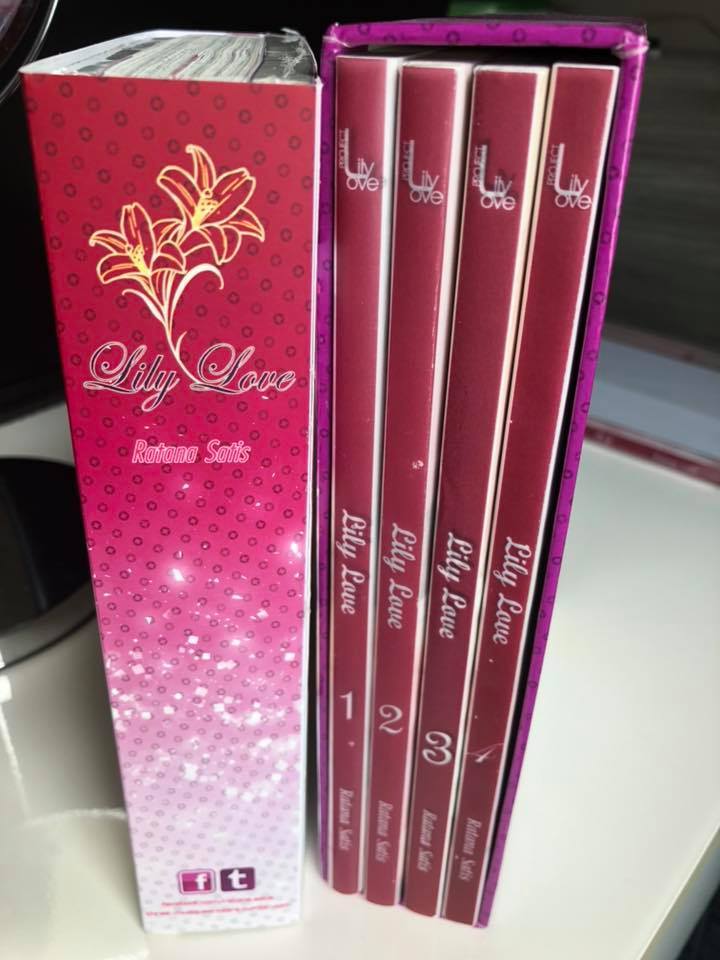 Differences between Thai and English version of box for Lily Love set :)