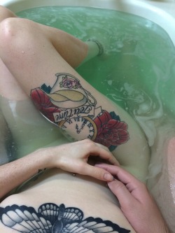 spannie:  First ever Lush bath bomb tonight with my love.