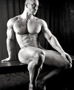 Muscle in Black & White