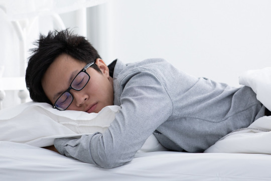 Υπάρχει συσχέτιση μυωπίας και ύπνου;
