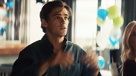 staniswas:jordanbakers:brenton thwaites as dick grayson in titans 2.04@shezcalm