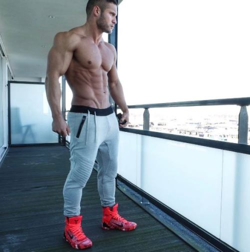 fitness-motivation-quotes:    BELIEVE ✖️➕✖️ In your vision.  : Tavi CastroFollow Tavi on his official socialFacebook:https://www.facebook.com/TaviCastroMInstagram: https://www.instagram.com/tavicastro/