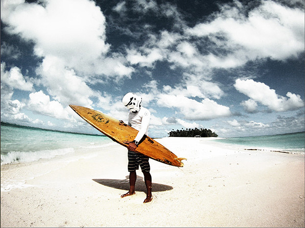 starwarsthesexyforceawakens:  sexyimperial:  Well this Stormtrooper is going on vacation