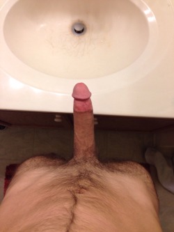 sextinguys:This submission has a thick 2-toned, 9 inch dong that he always enjoys exposing! My favorite part about him is when he walks around campus free-ballin! Yumm His dick photo set: Here *edit* the other gifs are not working and I have no idea why..