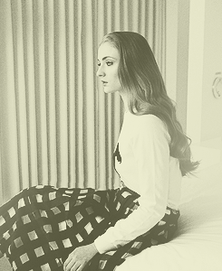mattniskanenseyebrows: Sophie Turner     